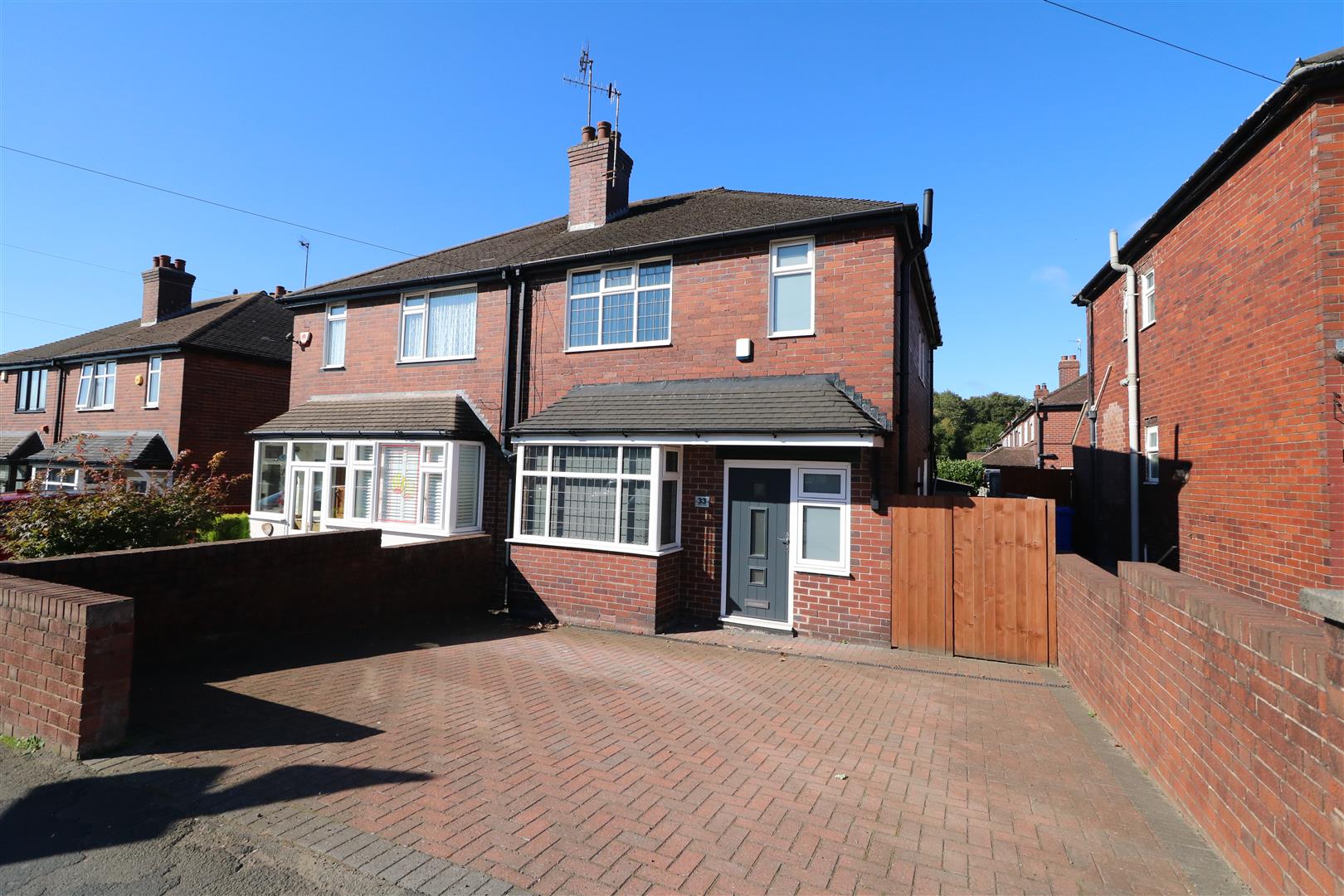 3 bed property in Hanley Road, Stoke-On-Trent